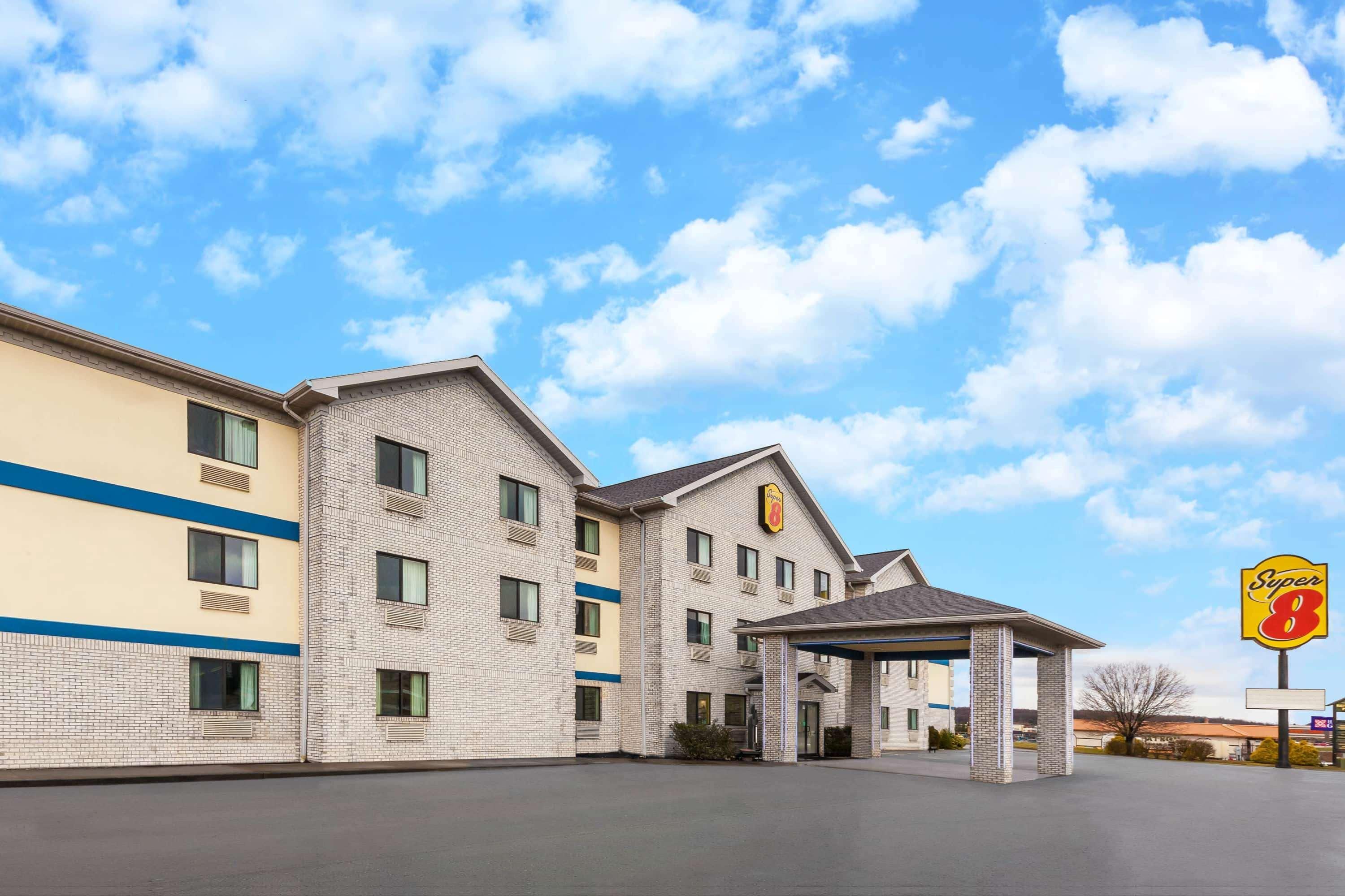 Hotel Super 8 By Wyndham Uniontown Pa Zewnętrze zdjęcie