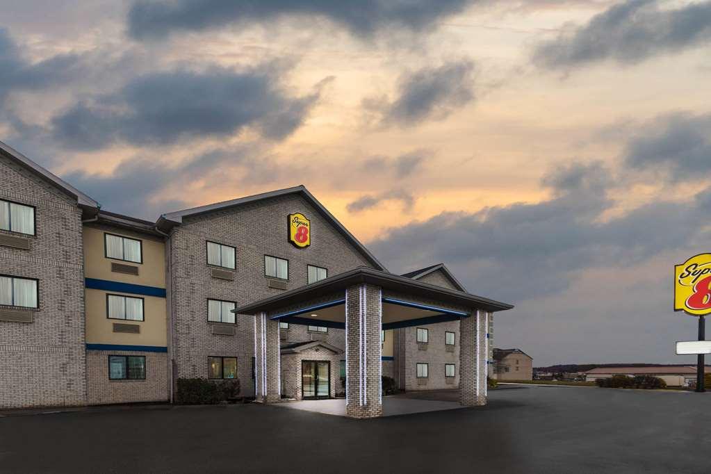 Hotel Super 8 By Wyndham Uniontown Pa Zewnętrze zdjęcie